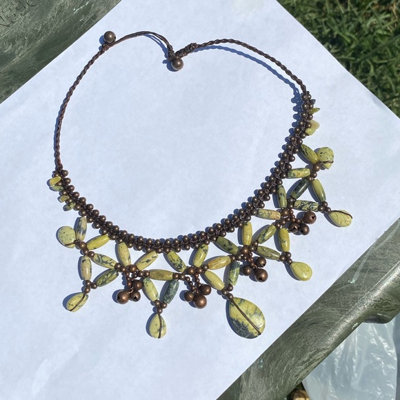 Beautiful Vintage Y2K Cluster Beaded Green Earth Tone Boho Statement Necklace - Picture 3 of 9